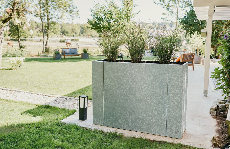 Langlebigkeit im Garten: Metallhochbeete im Vergleich zu Holz und Kunststoff