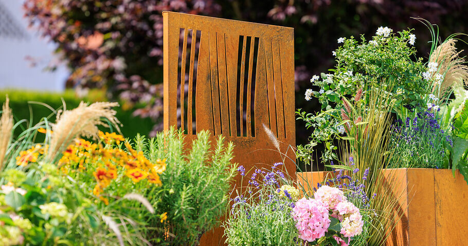 blumenkasten mit wasser Stone Balkonblumenkasten mit Bewässerungssystem 80 cm – Balconyliving.de