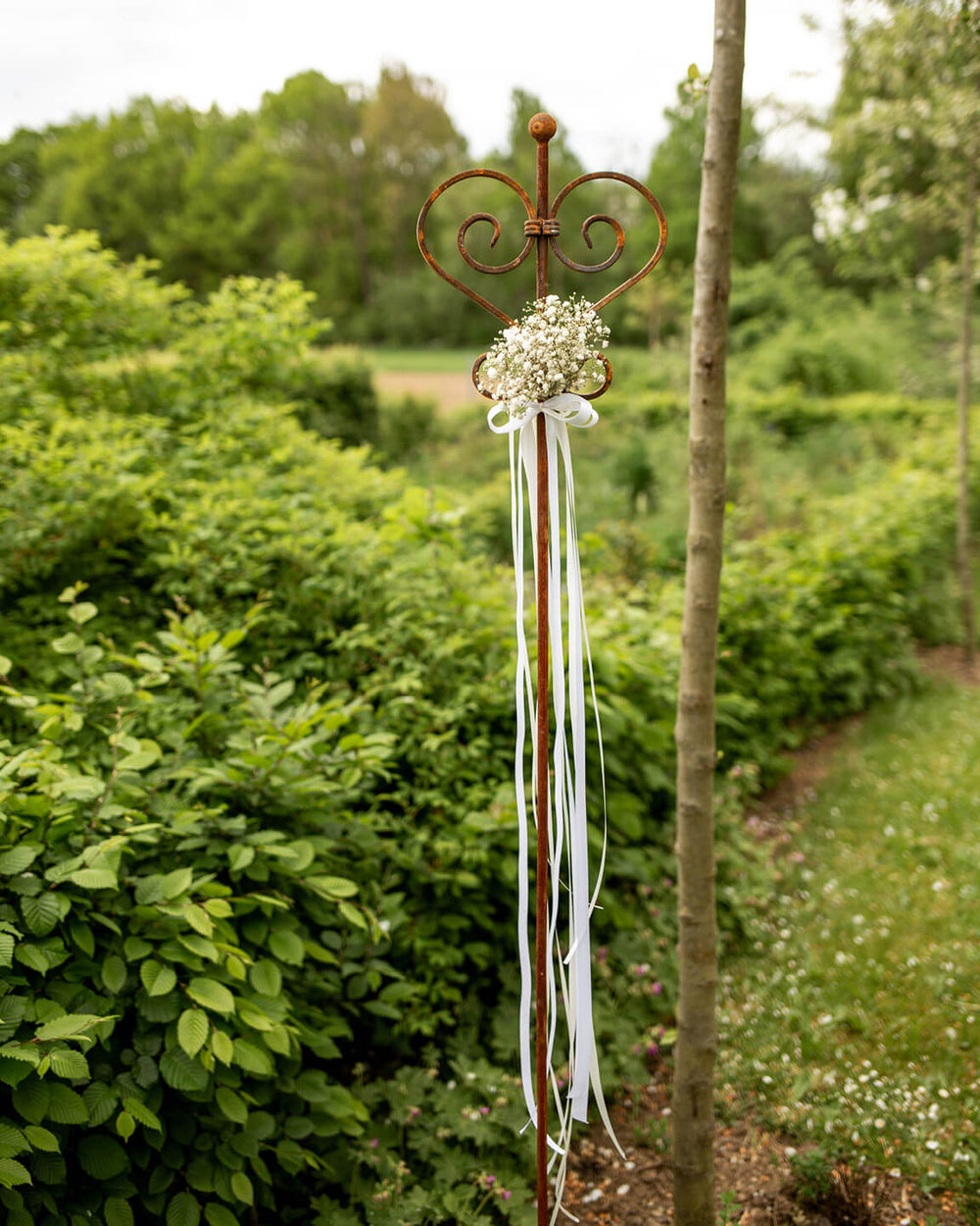Rankstab Treviso in unbeschichtet mit Blumendeko ideal für Festlichkeiten